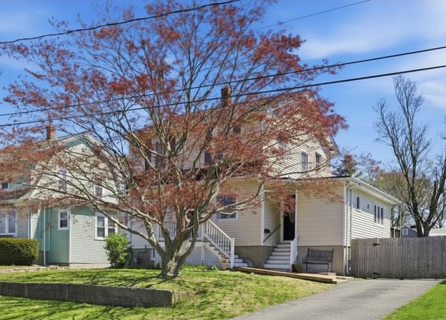 90 Sweetbriar Ave, East Providence, RI 02915