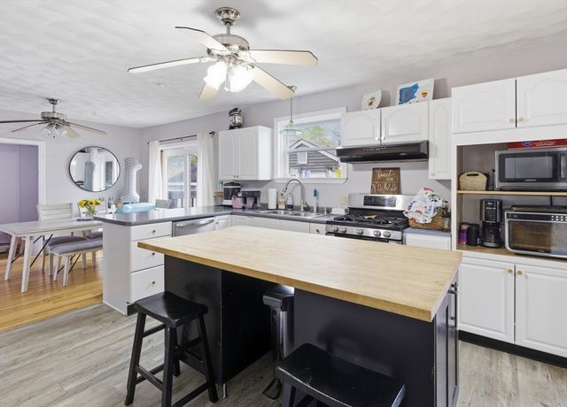 90 Sweetbriar Ave, East Providence, RI 02915