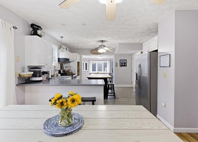 90 Sweetbriar Ave, East Providence, RI 02915