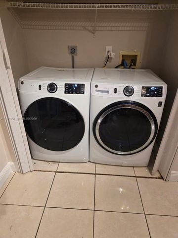 7692 NW 178th Ter, Hialeah, FL 33015