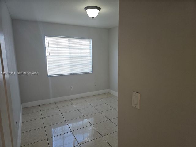 7692 NW 178th Ter, Hialeah, FL 33015
