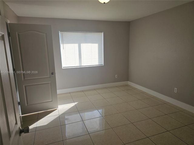 7692 NW 178th Ter, Hialeah, FL 33015
