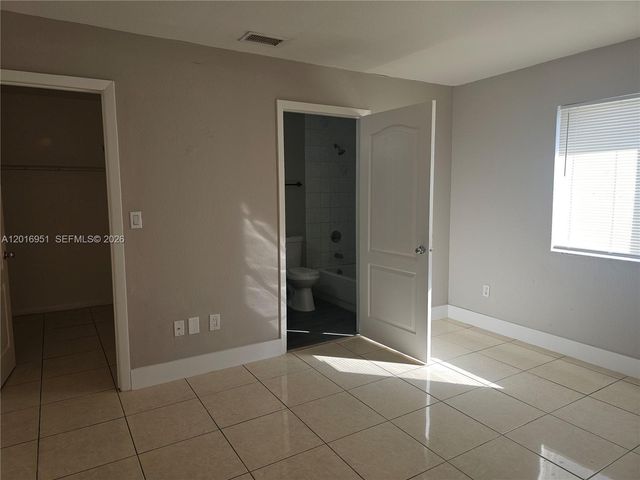7692 NW 178th Ter, Hialeah, FL 33015