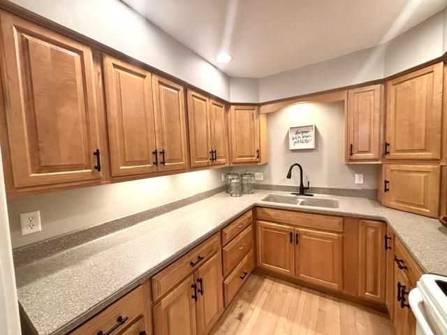 120 Glenview Court, Janesville, WI 53548