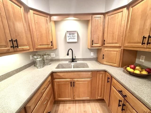 120 Glenview Court, Janesville, WI 53548