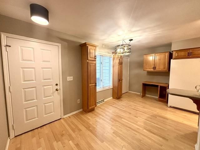 120 Glenview Court, Janesville, WI 53548