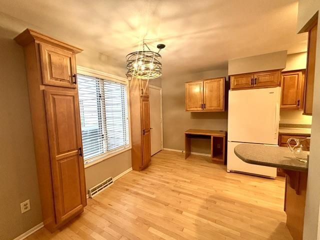 120 Glenview Court, Janesville, WI 53548
