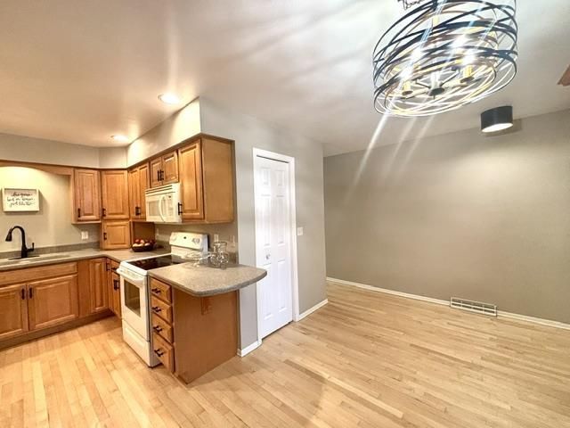 120 Glenview Court, Janesville, WI 53548