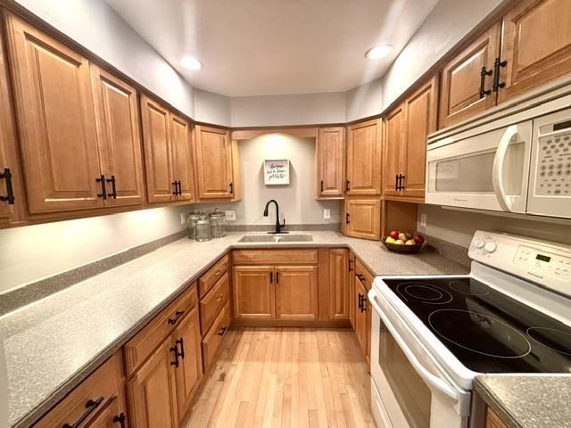 120 Glenview Court, Janesville, WI 53548
