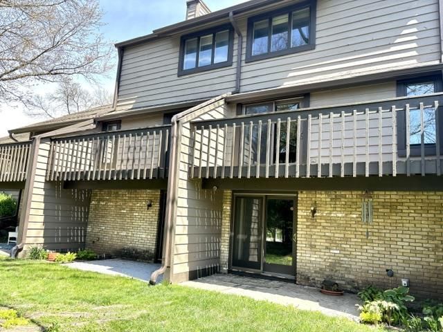 120 Glenview Court, Janesville, WI 53548