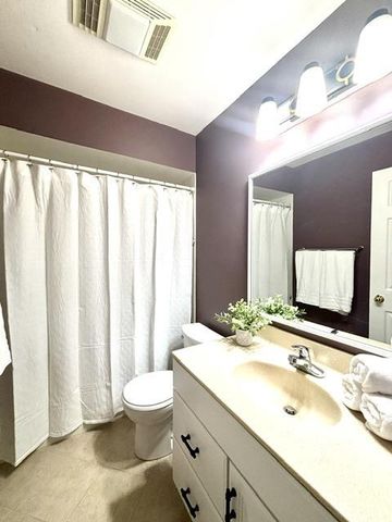 120 Glenview Court, Janesville, WI 53548