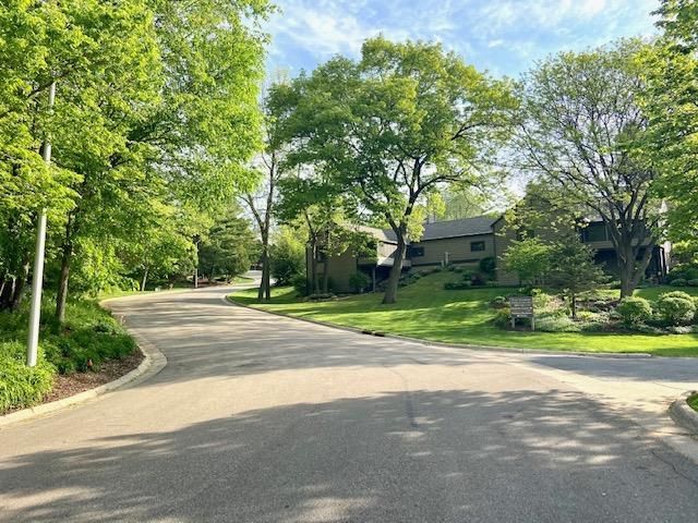 120 Glenview Court, Janesville, WI 53548