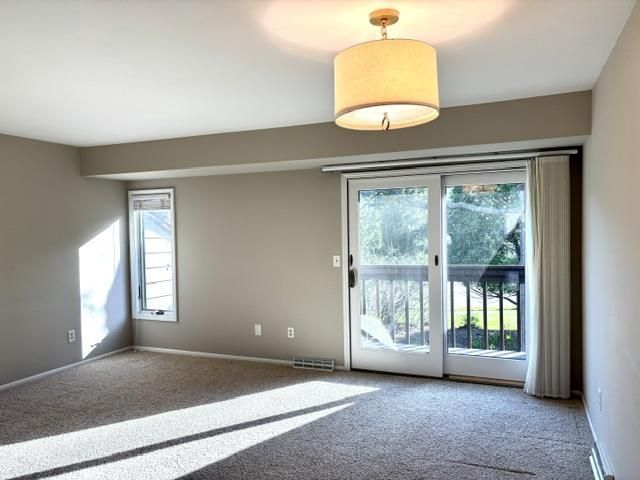120 Glenview Court, Janesville, WI 53548