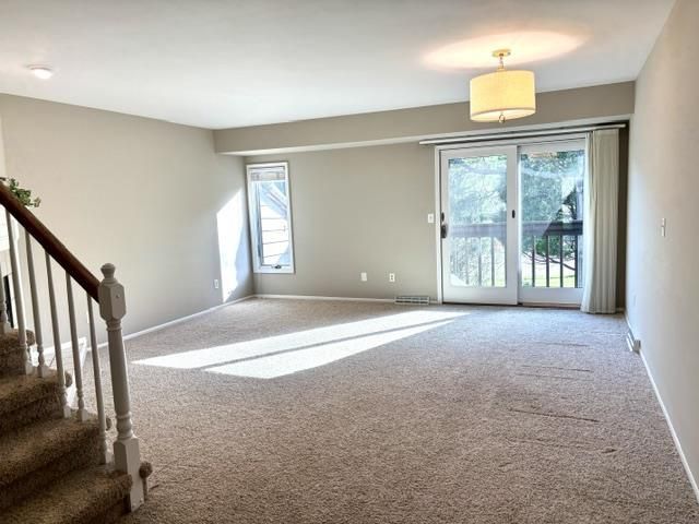 120 Glenview Court, Janesville, WI 53548