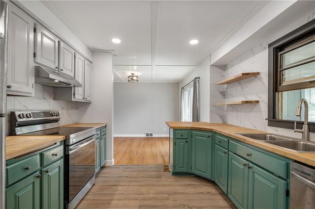 625 S Troost Street, Olathe, KS 66061