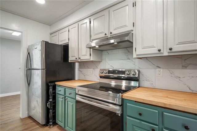625 S Troost Street, Olathe, KS 66061