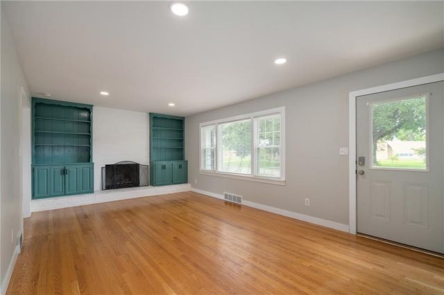 625 S Troost Street, Olathe, KS 66061