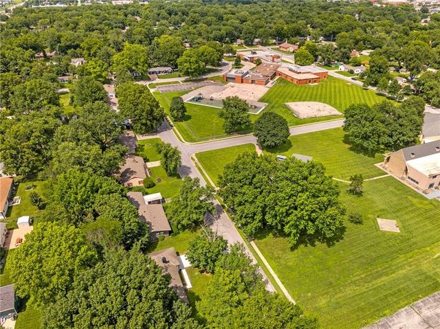 625 S Troost Street, Olathe, KS 66061