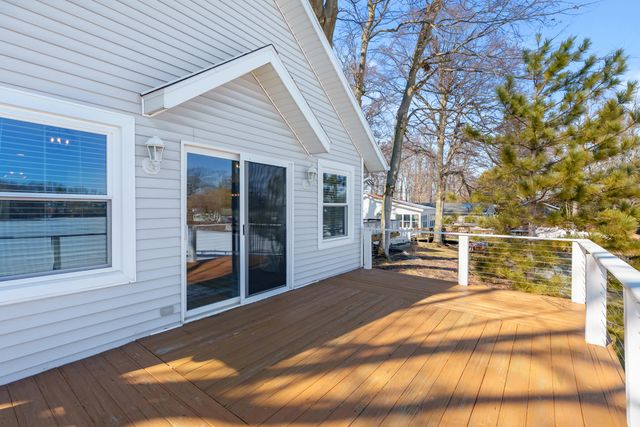 11309 Sunset Point Drive, Plainwell, MI 49080