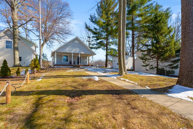 11309 Sunset Point Drive, Plainwell, MI 49080