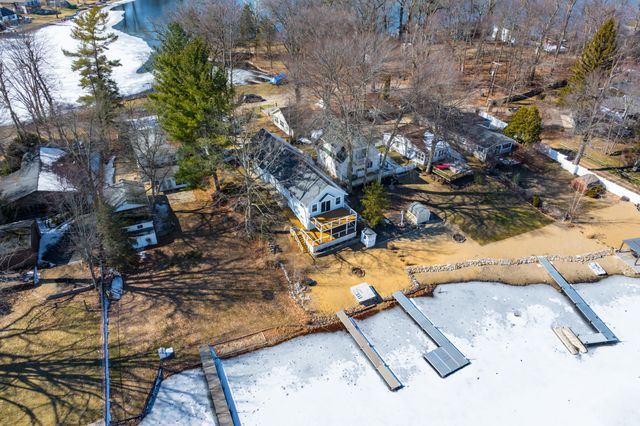 11309 Sunset Point Drive, Plainwell, MI 49080