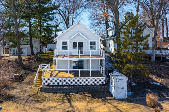 11309 Sunset Point Drive, Plainwell, MI 49080