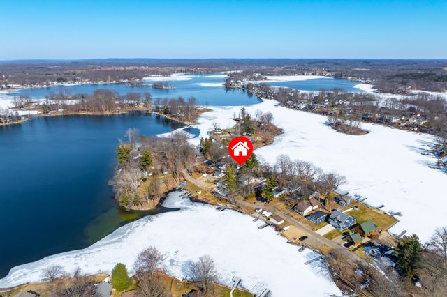 11309 Sunset Point Drive, Plainwell, MI 49080