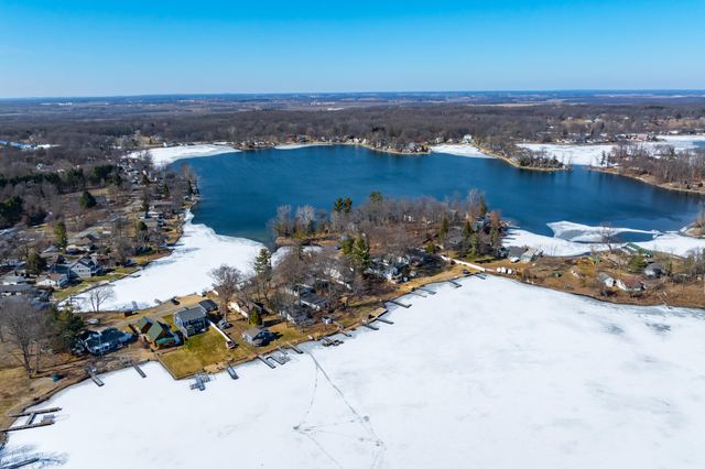 11309 Sunset Point Drive, Plainwell, MI 49080