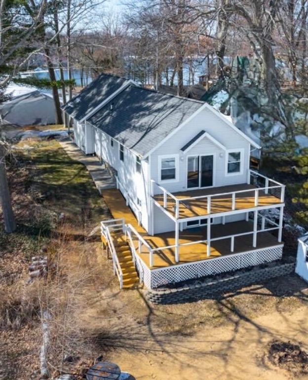 11309 Sunset Point Drive, Plainwell, MI 49080