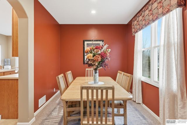 18202 Howard Street, Elkhorn, NE 68022