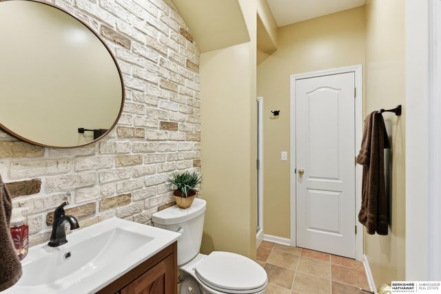 18202 Howard Street, Elkhorn, NE 68022