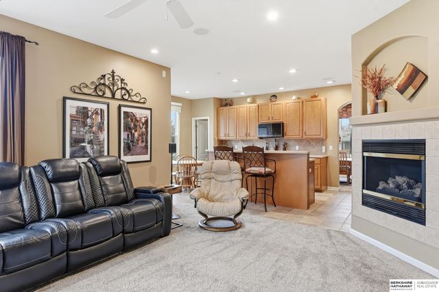 18202 Howard Street, Elkhorn, NE 68022