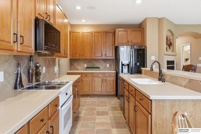 18202 Howard Street, Elkhorn, NE 68022