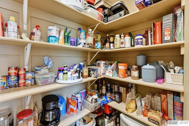 18202 Howard Street, Elkhorn, NE 68022