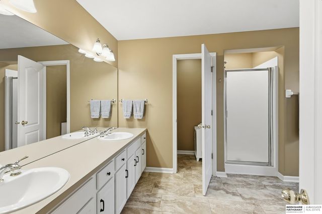 18202 Howard Street, Elkhorn, NE 68022