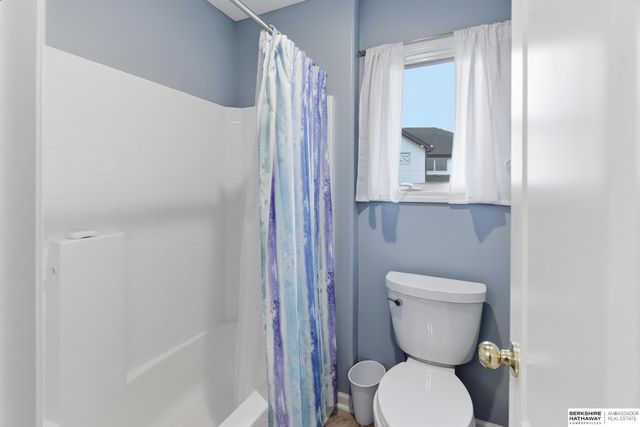 18202 Howard Street, Elkhorn, NE 68022