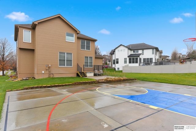 18202 Howard Street, Elkhorn, NE 68022