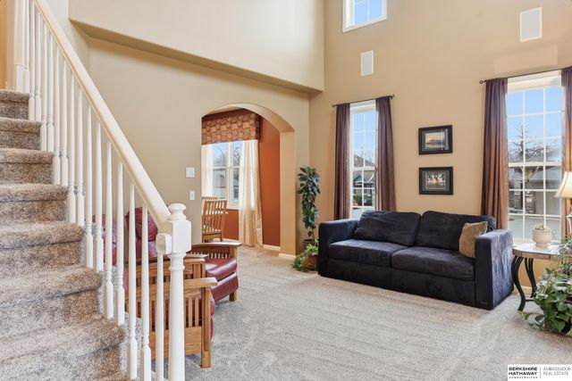 18202 Howard Street, Elkhorn, NE 68022