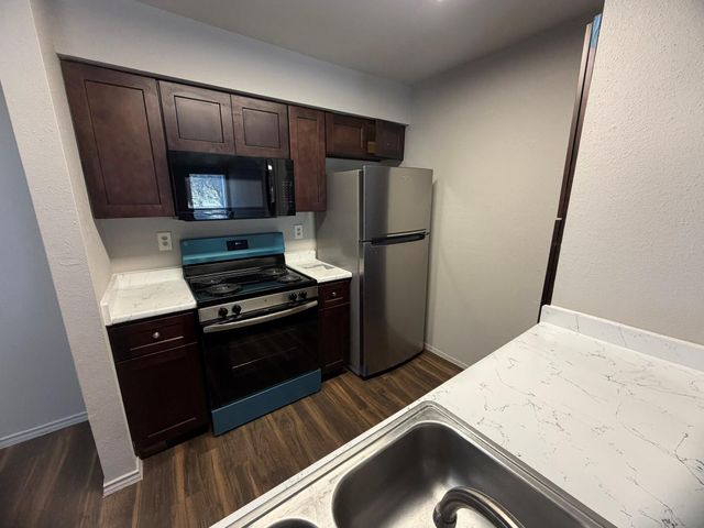 10001 Westpark Drive 58, Houston, TX 77042