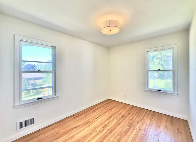 1979 Memory Lane, North Saint Paul, MN 55109