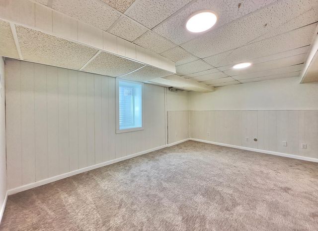 1979 Memory Lane, North Saint Paul, MN 55109
