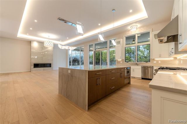 7400 Melody Lane, Bloomfield Hills, MI 48301