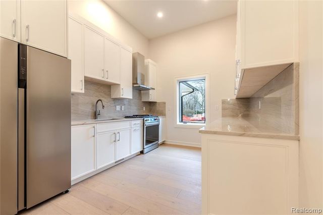 7400 Melody Lane, Bloomfield Hills, MI 48301