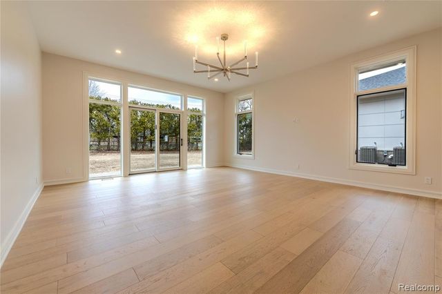 7400 Melody Lane, Bloomfield Hills, MI 48301