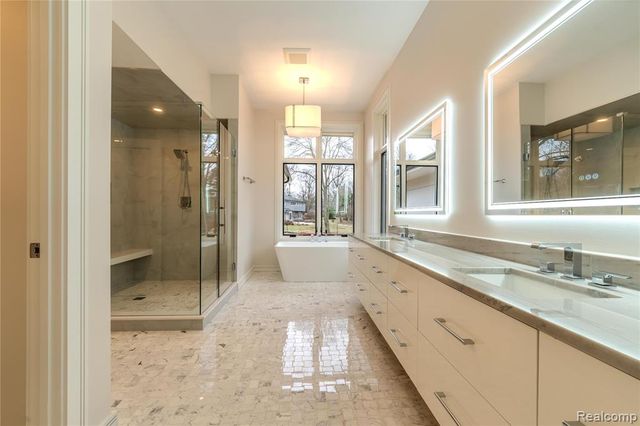 7400 Melody Lane, Bloomfield Hills, MI 48301