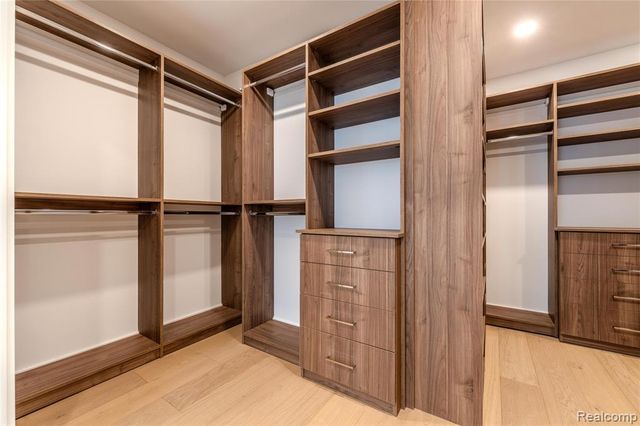 7400 Melody Lane, Bloomfield Hills, MI 48301