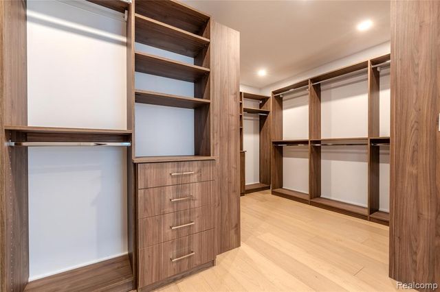 7400 Melody Lane, Bloomfield Hills, MI 48301