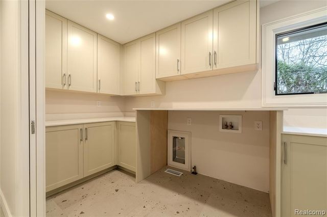 7400 Melody Lane, Bloomfield Hills, MI 48301