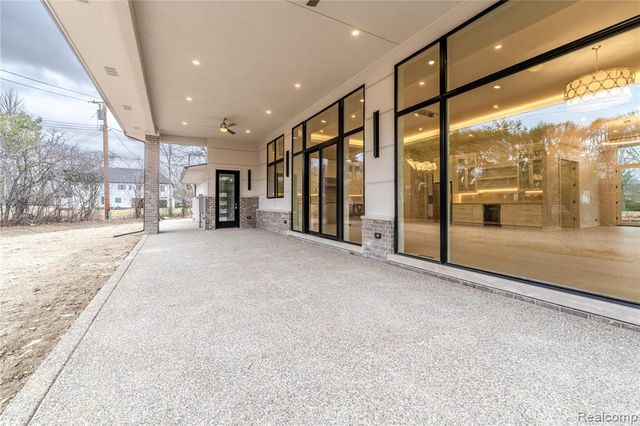 7400 Melody Lane, Bloomfield Hills, MI 48301