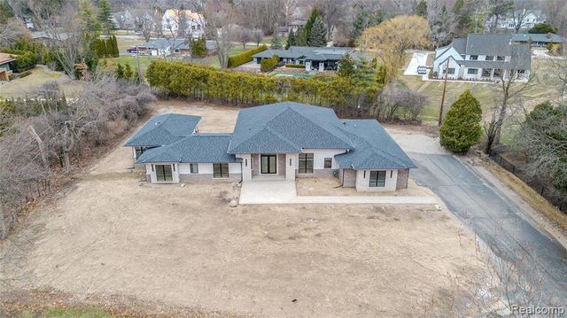 7400 Melody Lane, Bloomfield Hills, MI 48301